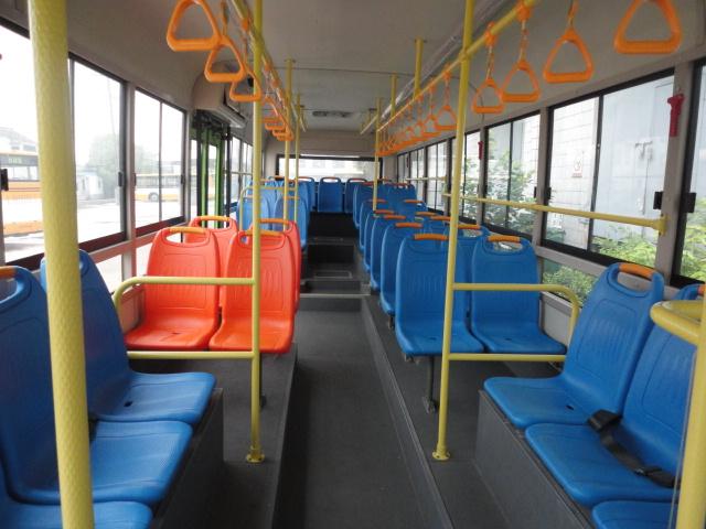 Город транспорта евро 3 небольшой взаимо- везет высокий минибус на автобусе крыши 91 до 110 Км/х